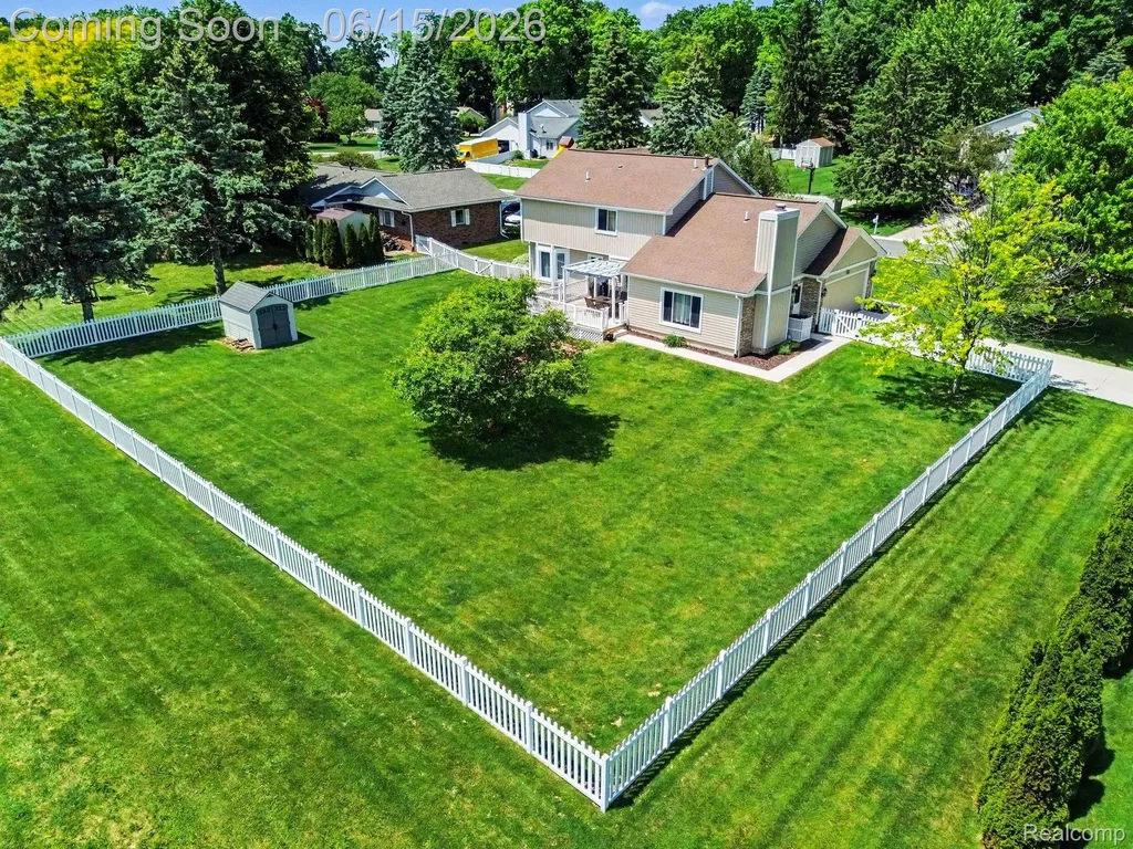 6433 Woodcrest Ridge Independence Charter Township MI 48346
