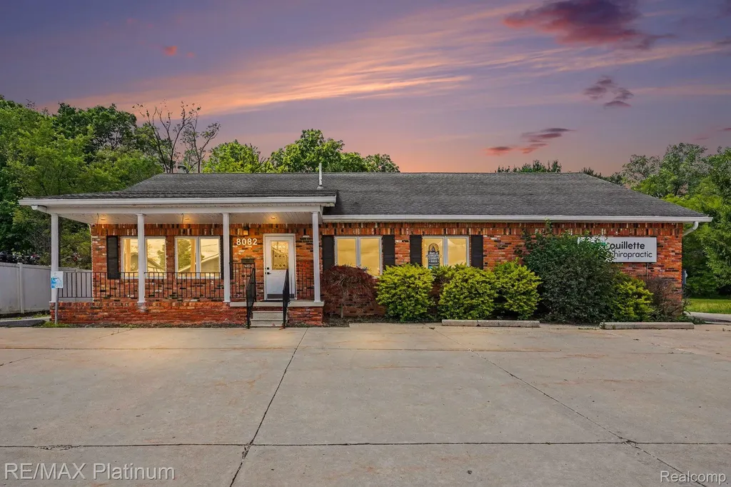 8082 W Grand River Brighton Township MI 48114