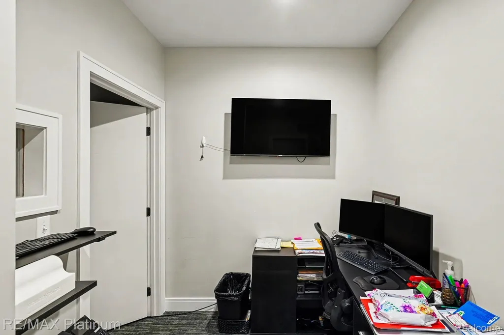 8082 W Grand River Brighton Township MI 48114