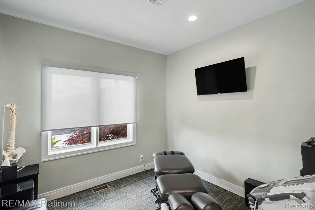 8082 W Grand River Brighton Township MI 48114