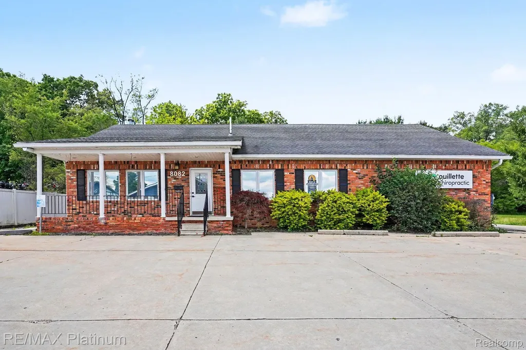 8082 W Grand River Brighton Township MI 48114