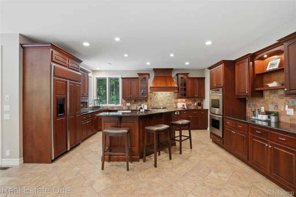 2764 Tall Timbers Drive Milford Charter Township MI 48380