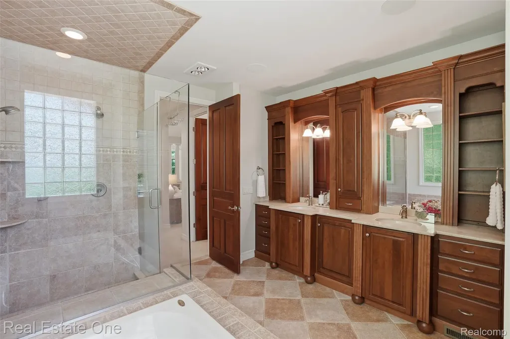 2764 Tall Timbers Drive Milford Charter Township MI 48380