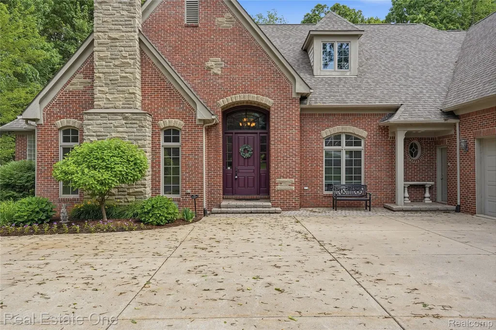 2764 Tall Timbers Drive Milford Charter Township MI 48380