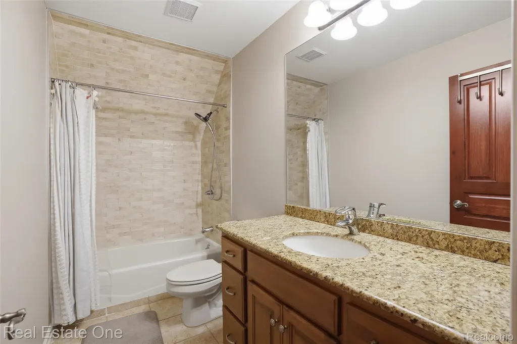 2764 Tall Timbers Drive Milford Charter Township MI 48380