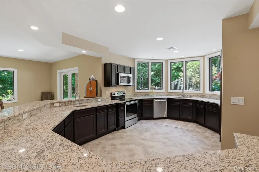 2764 Tall Timbers Drive Milford Charter Township MI 48380