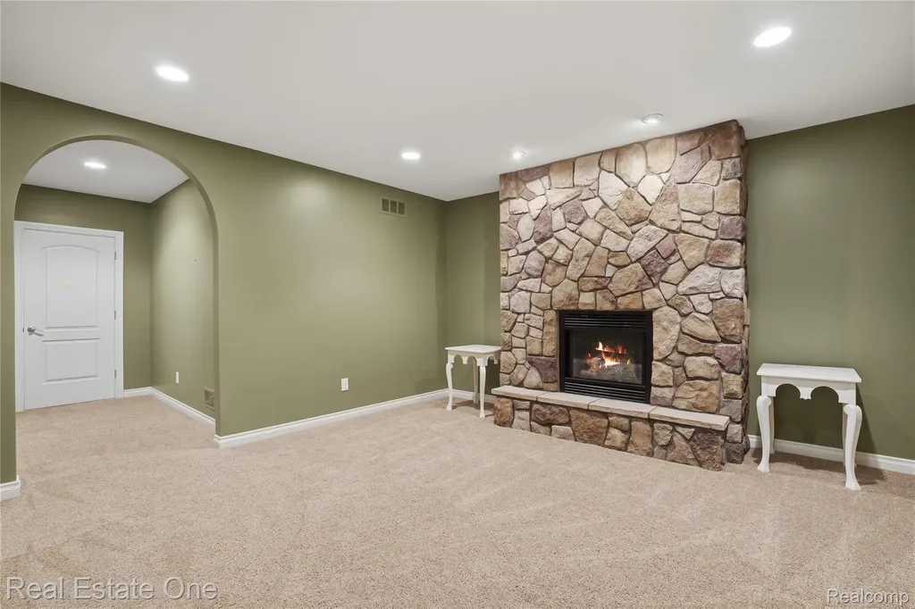 2764 Tall Timbers Drive Milford Charter Township MI 48380