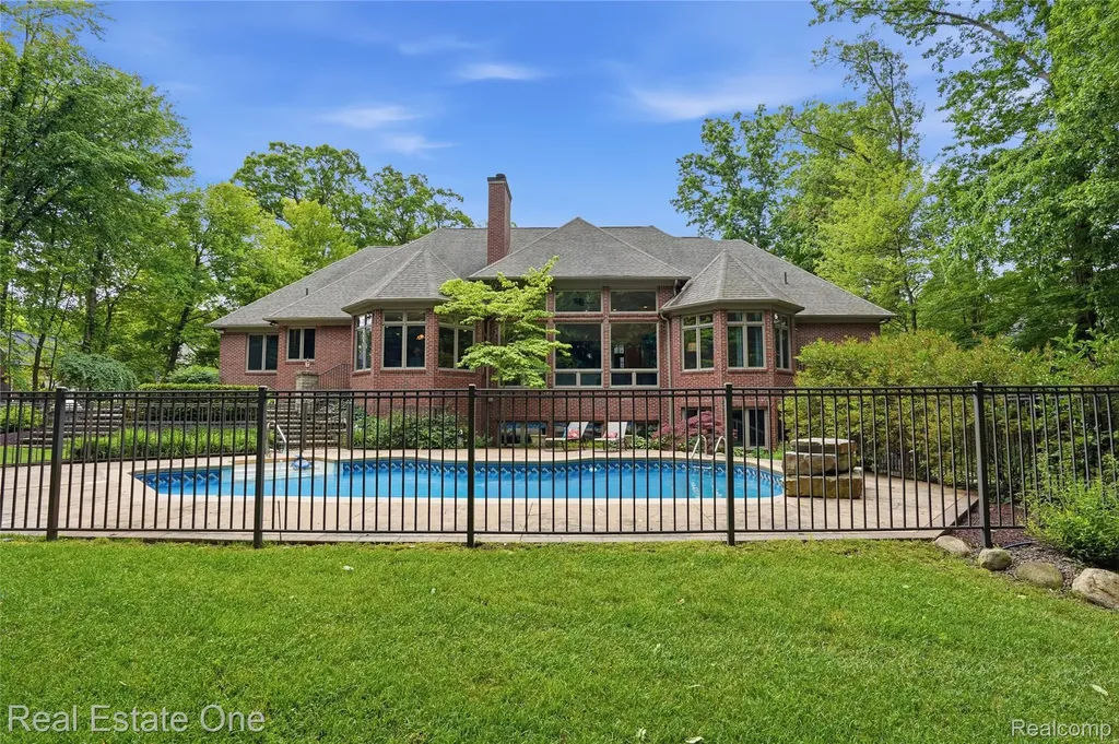 2764 Tall Timbers Drive Milford Charter Township MI 48380