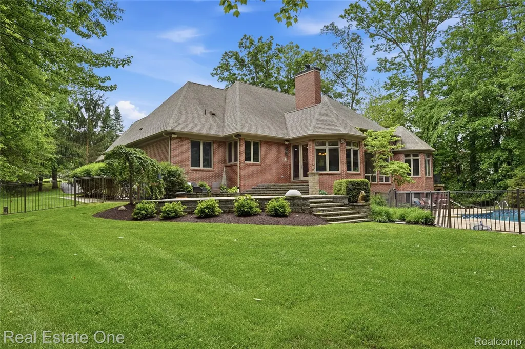 2764 Tall Timbers Drive Milford Charter Township MI 48380