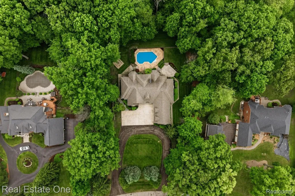 2764 Tall Timbers Drive Milford Charter Township MI 48380