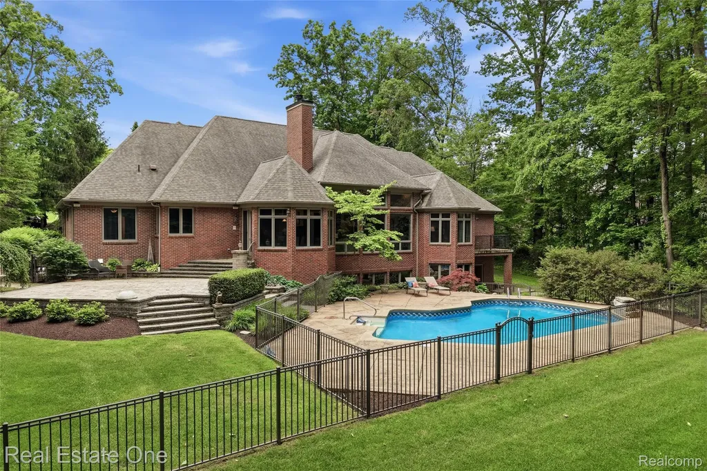 2764 Tall Timbers Drive Milford Charter Township MI 48380