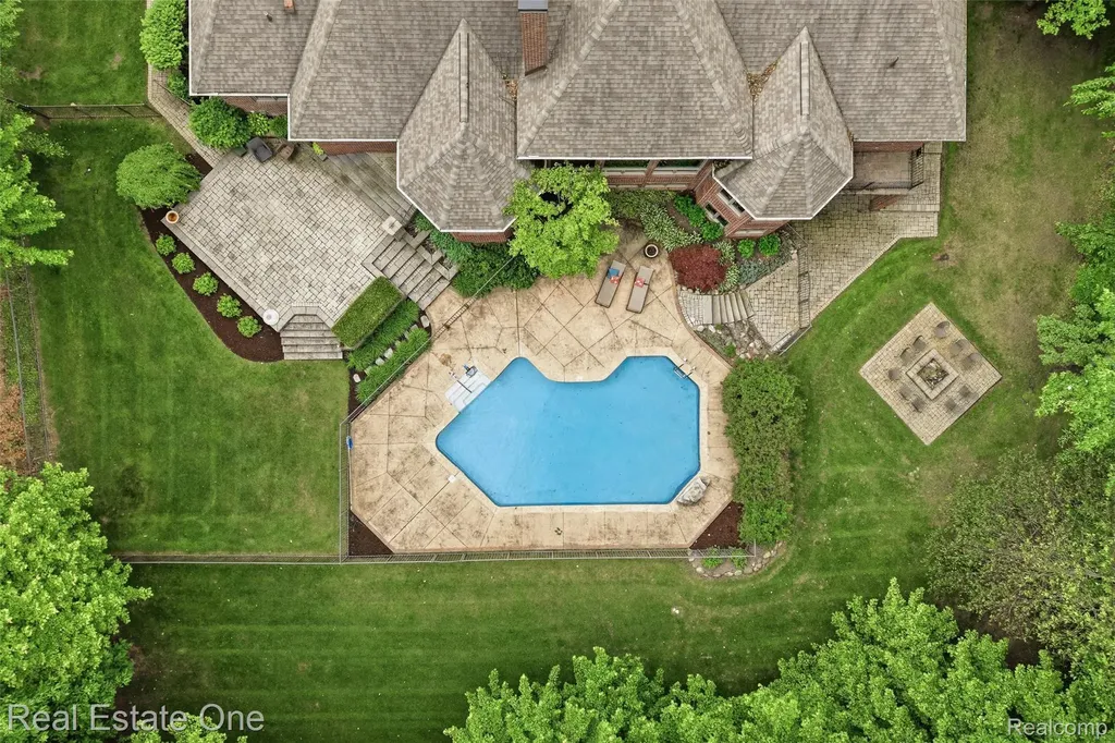 2764 Tall Timbers Drive Milford Charter Township MI 48380