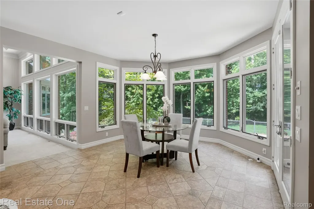 2764 Tall Timbers Drive Milford Charter Township MI 48380