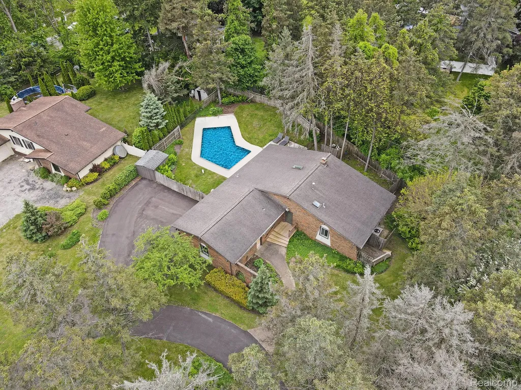 7831 Caberfae Trail Independence Charter Township MI 48348