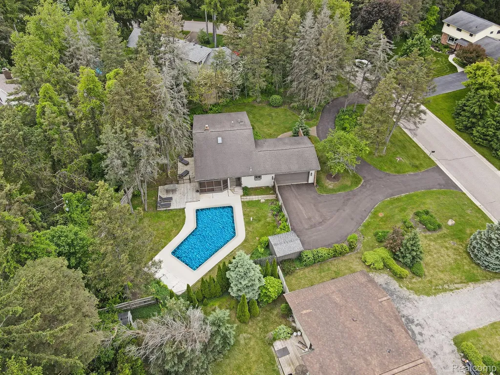 7831 Caberfae Trail Independence Charter Township MI 48348