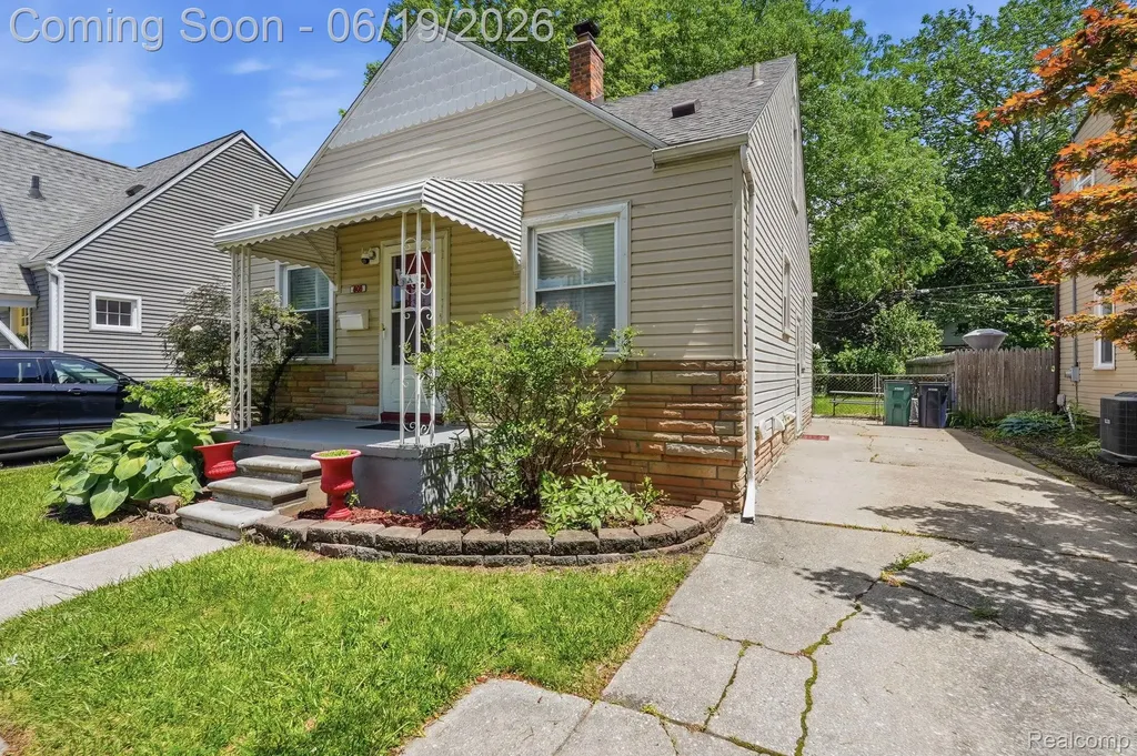 808 N Edison Avenue Royal Oak City MI 48067