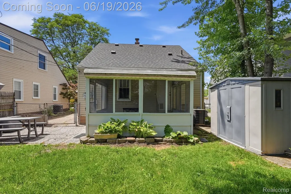 808 N Edison Avenue Royal Oak City MI 48067