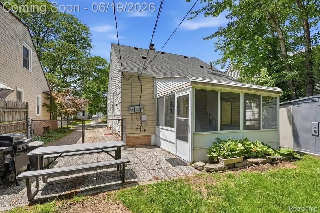 808 N Edison Avenue Royal Oak City MI 48067