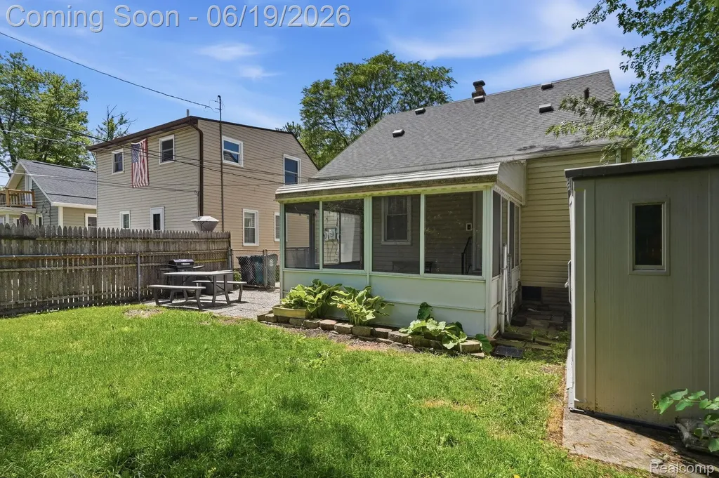 808 N Edison Avenue Royal Oak City MI 48067