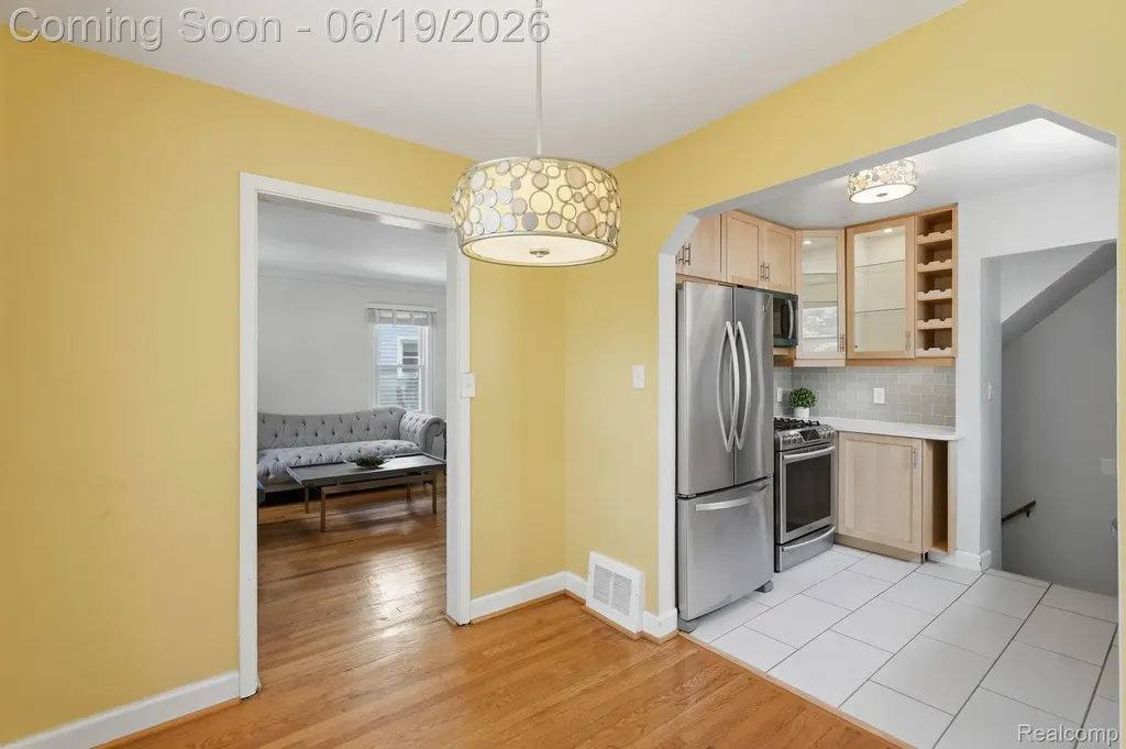 808 N Edison Avenue Royal Oak City MI 48067