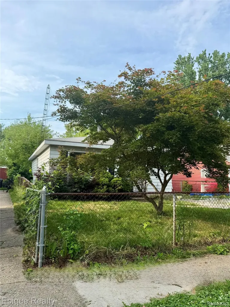 430 W Alma Avenue Flint City MI 48505