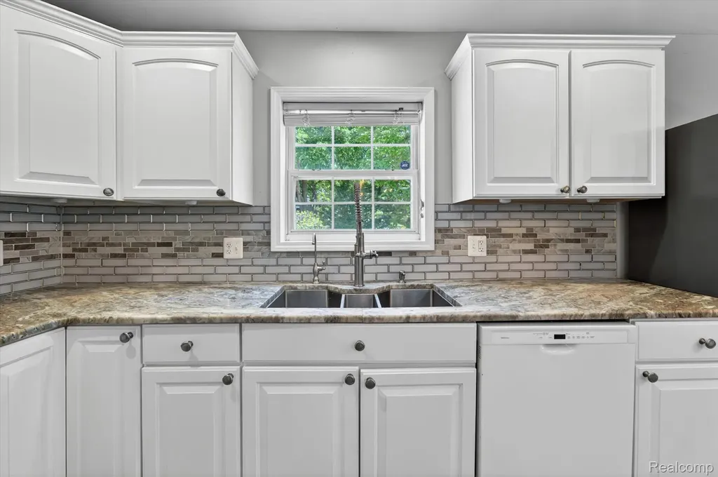 1259 Burgoyne Boulevard Rochester Hills City MI 48307