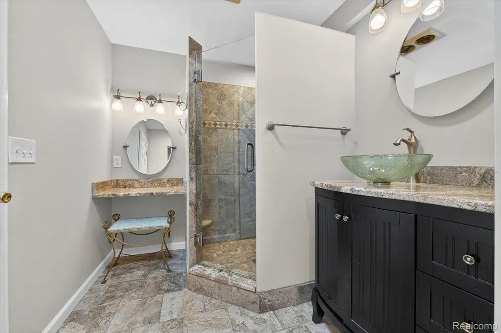 1259 Burgoyne Boulevard Rochester Hills City MI 48307