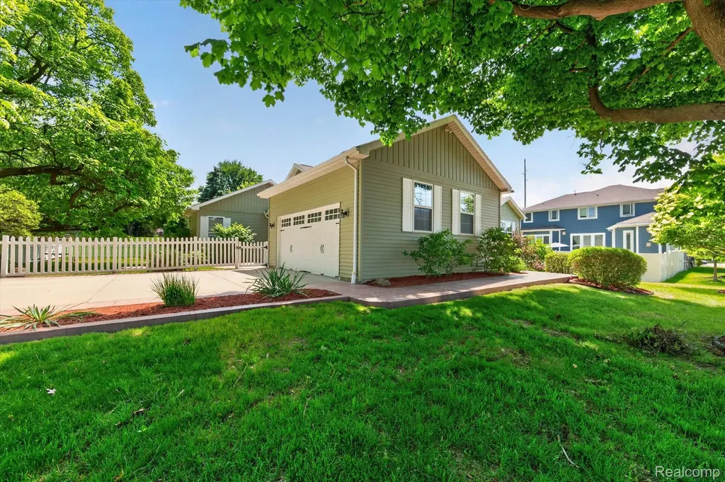 1259 Burgoyne Boulevard Rochester Hills City MI 48307