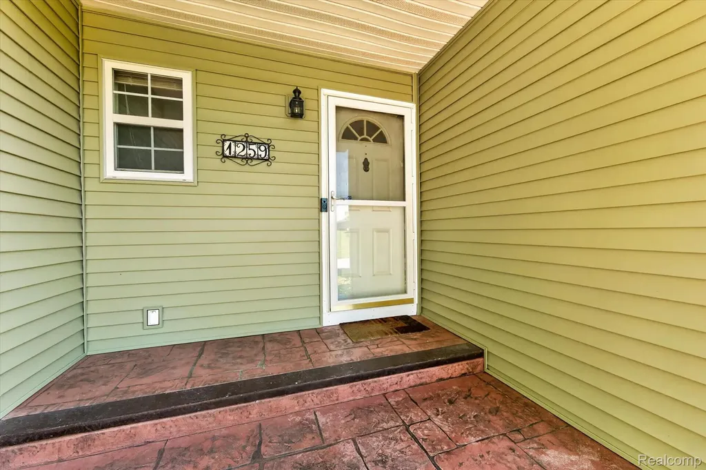 1259 Burgoyne Boulevard Rochester Hills City MI 48307