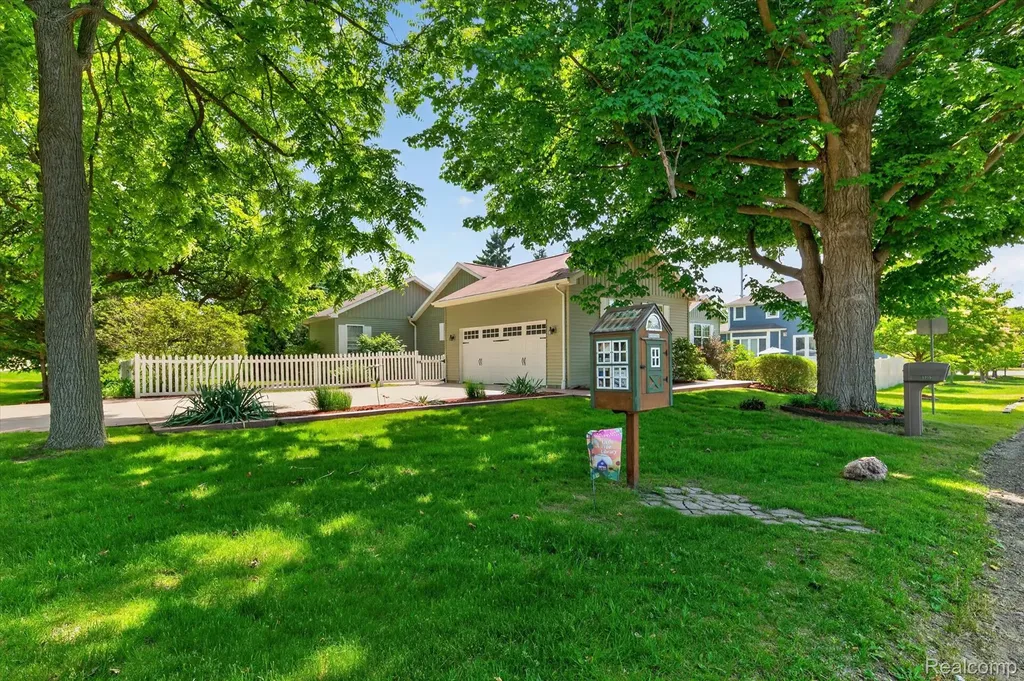 1259 Burgoyne Boulevard Rochester Hills City MI 48307