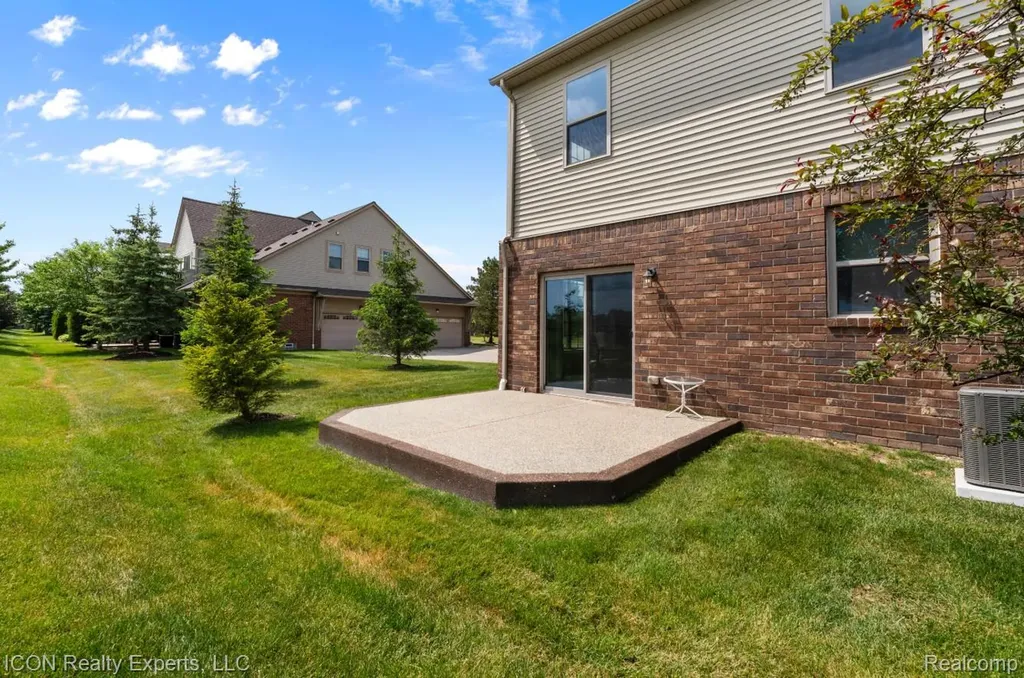 23668 Clarewood Street Macomb Township MI 48042