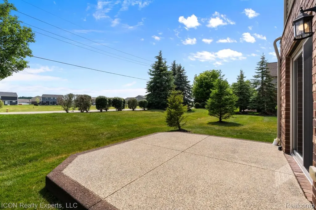23668 Clarewood Street Macomb Township MI 48042