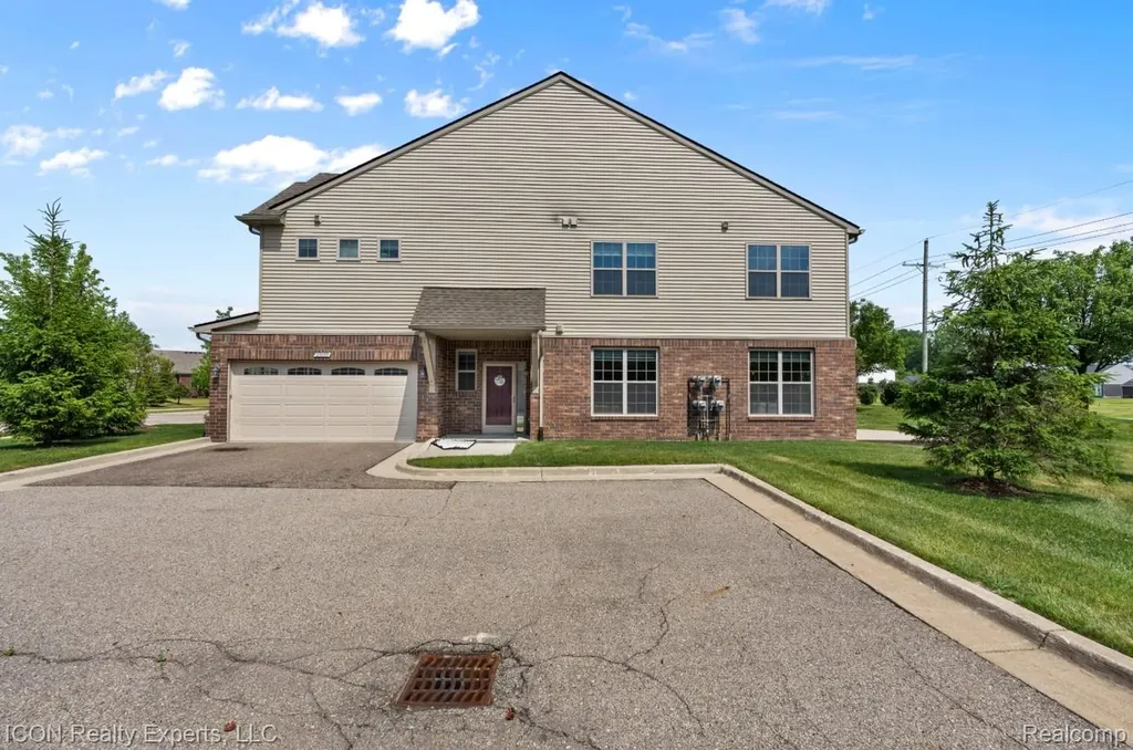 23668 Clarewood Street Macomb Township MI 48042