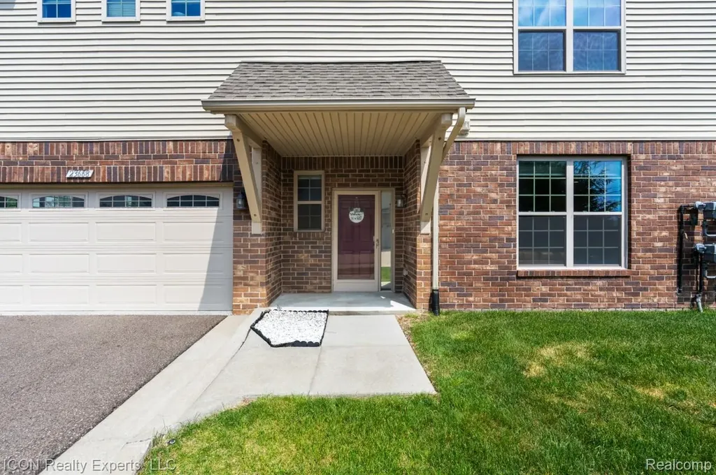 23668 Clarewood Street Macomb Township MI 48042