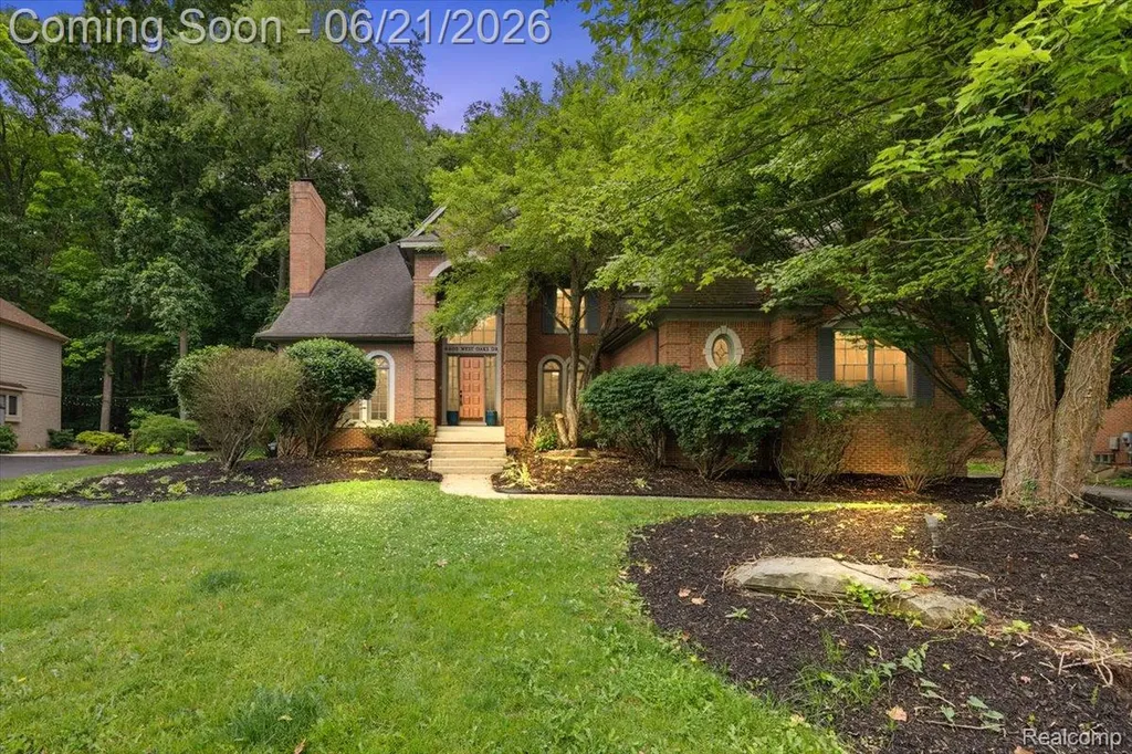 6403 W Oaks Drive West Bloomfield Charter Township MI 48324