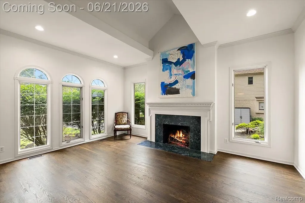 6403 W Oaks Drive West Bloomfield Charter Township MI 48324