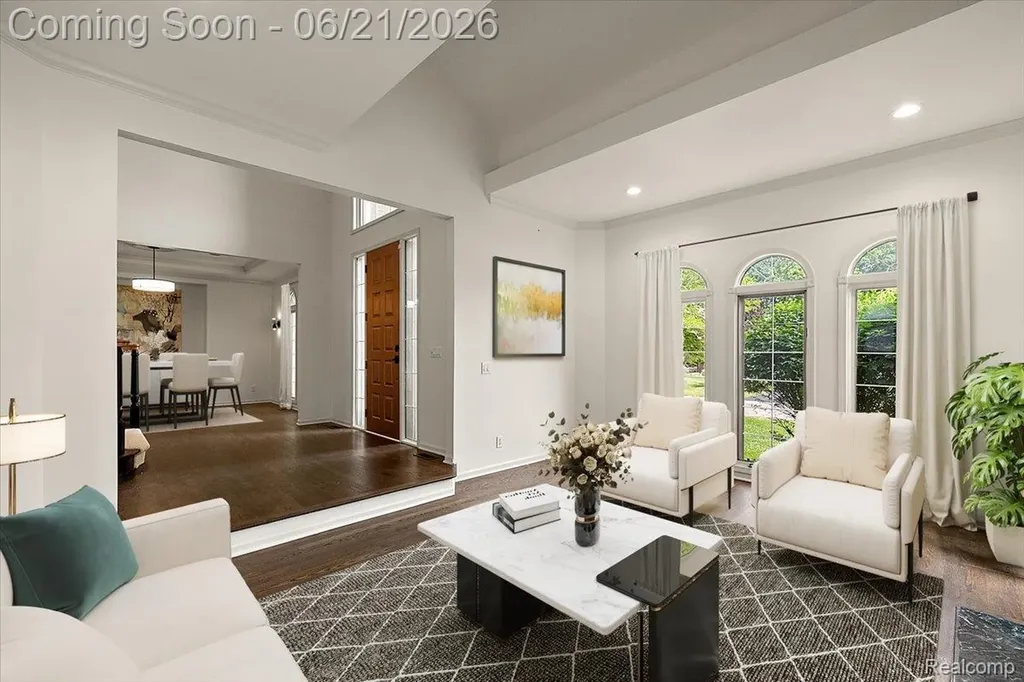 6403 W Oaks Drive West Bloomfield Charter Township MI 48324