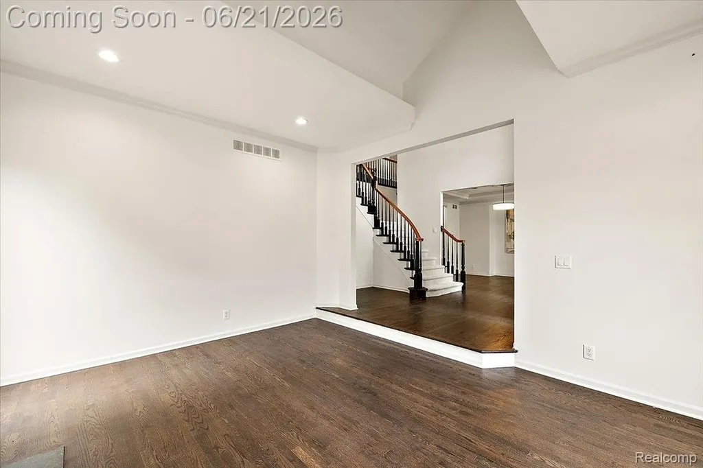 6403 W Oaks Drive West Bloomfield Charter Township MI 48324