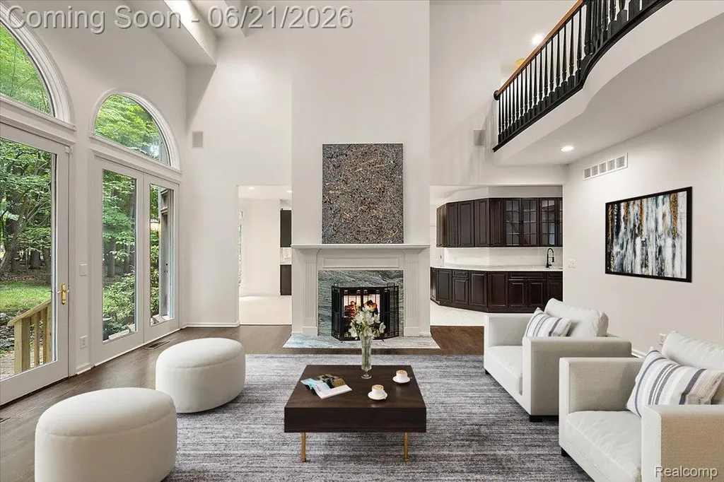 6403 W Oaks Drive West Bloomfield Charter Township MI 48324