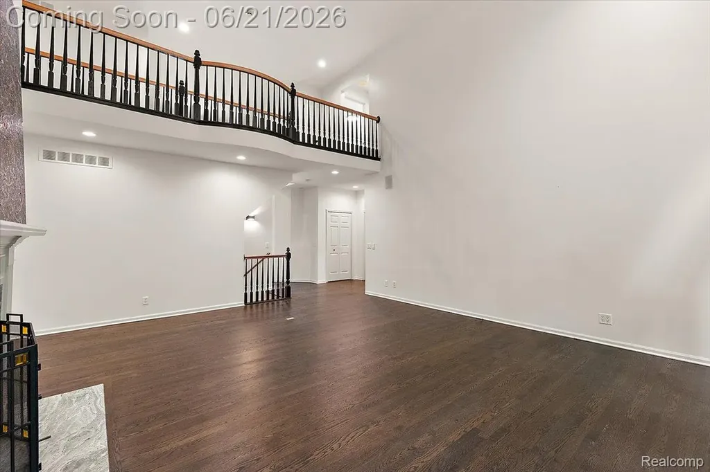 6403 W Oaks Drive West Bloomfield Charter Township MI 48324