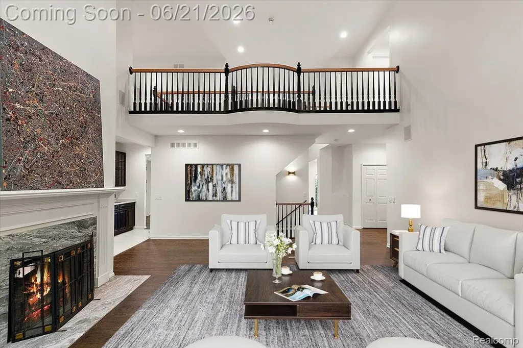 6403 W Oaks Drive West Bloomfield Charter Township MI 48324