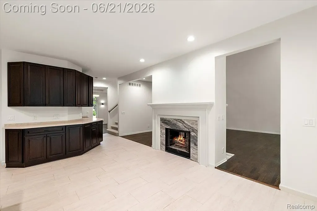 6403 W Oaks Drive West Bloomfield Charter Township MI 48324