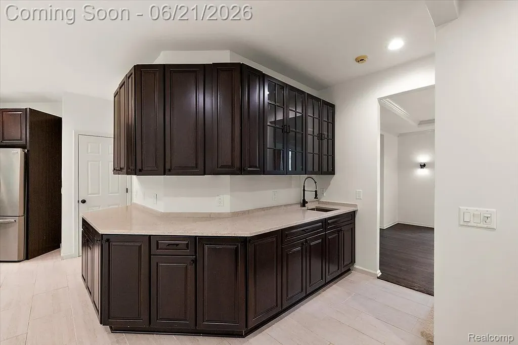6403 W Oaks Drive West Bloomfield Charter Township MI 48324