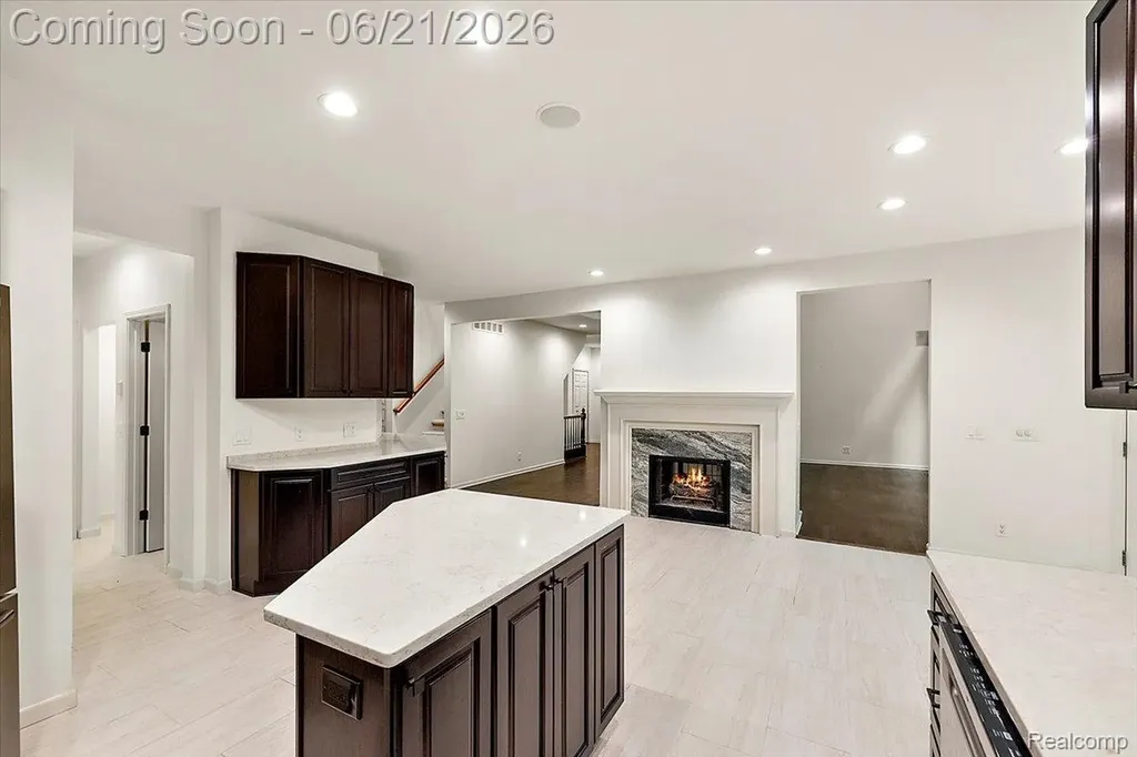 6403 W Oaks Drive West Bloomfield Charter Township MI 48324