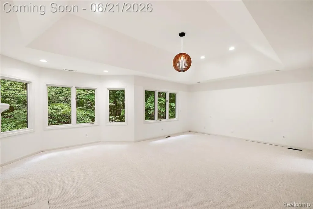 6403 W Oaks Drive West Bloomfield Charter Township MI 48324