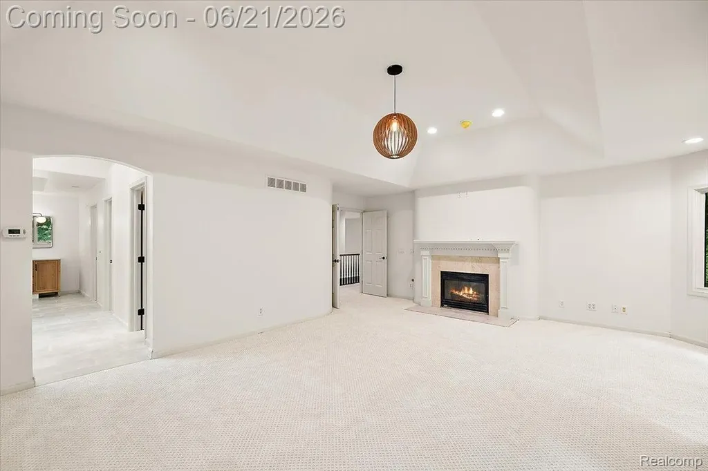 6403 W Oaks Drive West Bloomfield Charter Township MI 48324