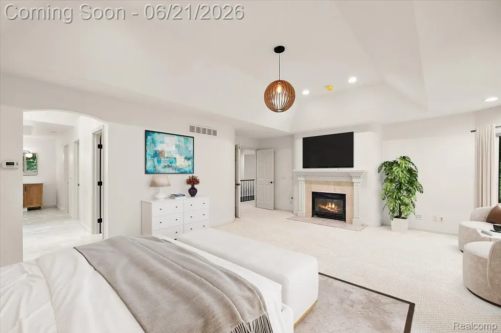 6403 W Oaks Drive West Bloomfield Charter Township MI 48324