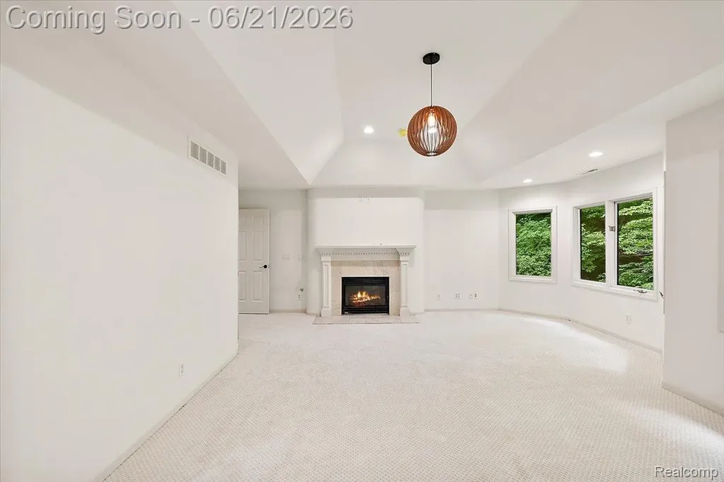 6403 W Oaks Drive West Bloomfield Charter Township MI 48324