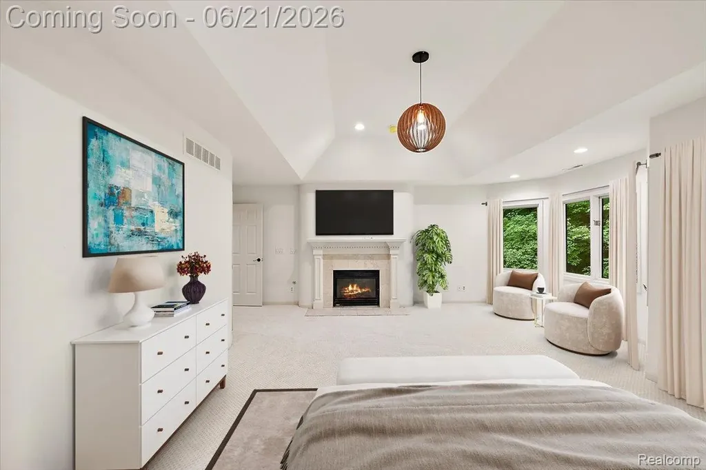 6403 W Oaks Drive West Bloomfield Charter Township MI 48324