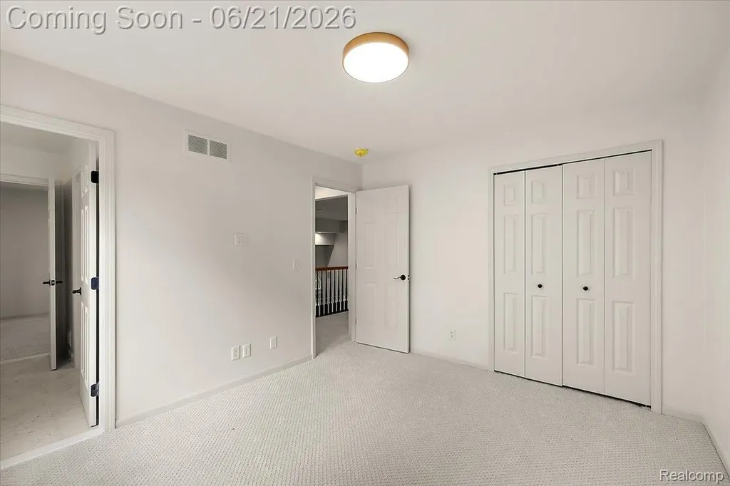 6403 W Oaks Drive West Bloomfield Charter Township MI 48324